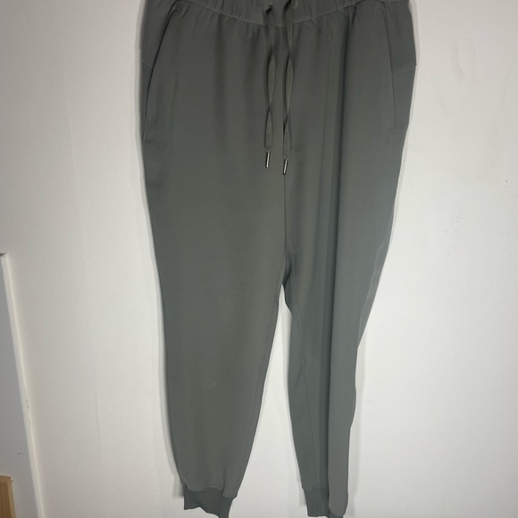 Lululemon Athletica Gray Pants - Picture 1 of 5